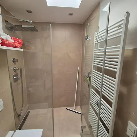 Bungalow, Uneinsehbar, 8 Personen Maximal, 3 Personen Oben, 5 Unten Villa *