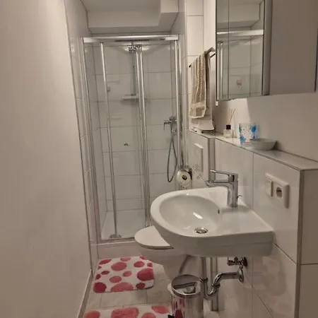 Villa Bungalow, Uneinsehbar, 8 Personen Maximal, 3 Personen Oben, 5 Unten