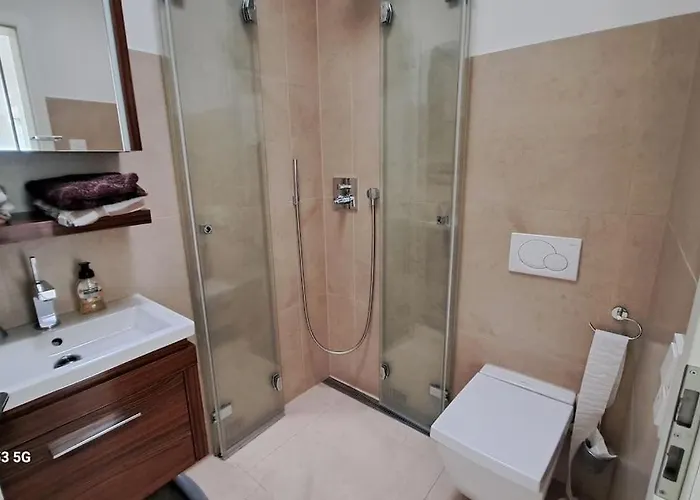 Bungalow, Uneinsehbar, 8 Personen Maximal, 3 Personen Oben, 5 Unten * 에슈본