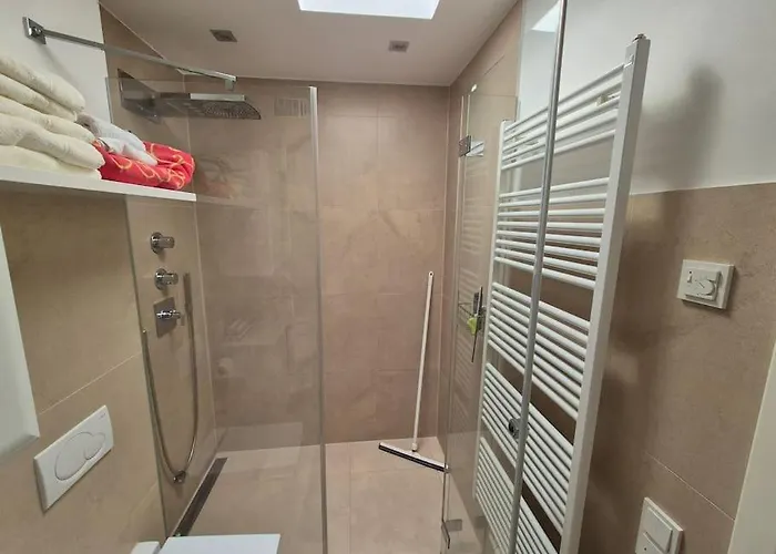 Bungalow, Uneinsehbar, 8 Personen Maximal, 3 Personen Oben, 5 Unten 빌라 *